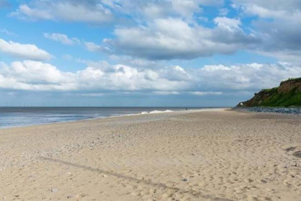 2-bed 5 Minute Walk To Beach, Nr & Norfolk Broads *
